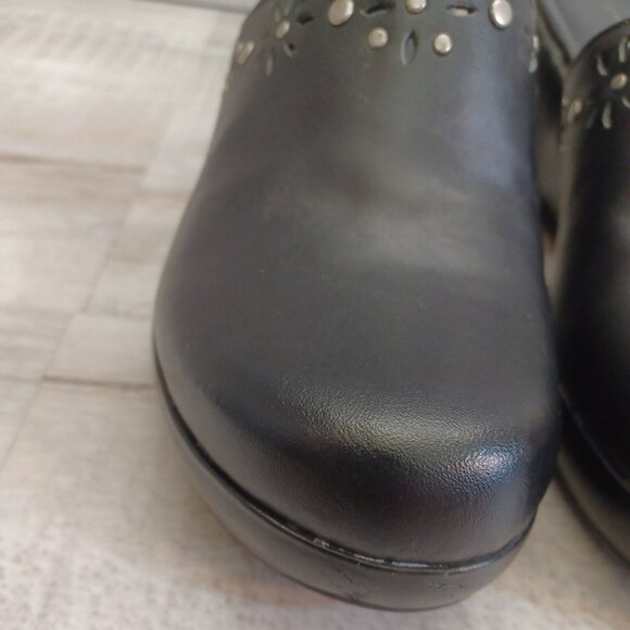 ✅Tommy Hilfiger Black Studded Leather Mules Womens Size 8.5M slip On Clogs Heels - Picture 9 of 15